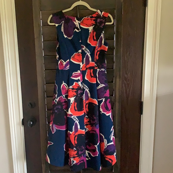 Trina dress - Picture 2 of 4